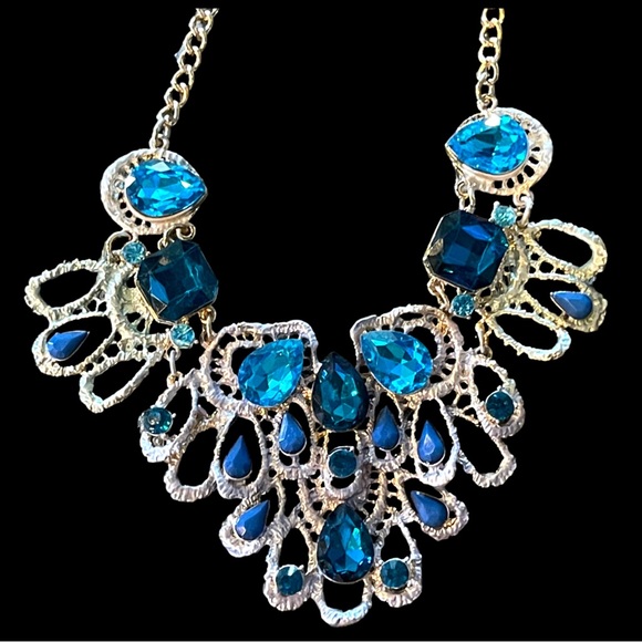 🎁 Blue Art Deco Crystal Statement Necklace Set - Picture 1 of 11
